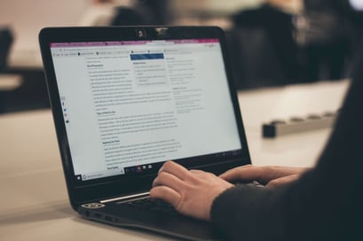 Nonprofit Copywriting: 5 Major Dos and 4 Don’ts for Writing Effective Copy